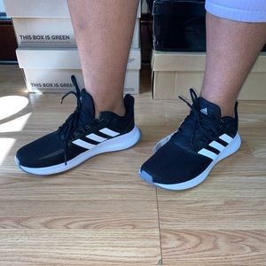 WOMENS Adidas Run (SIZE 8)